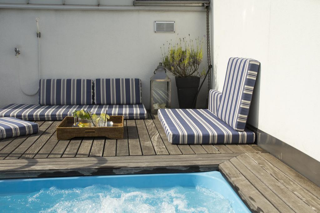 Pavi Apts Ljubljana - Private Rooftop Swimming Pool Room photo